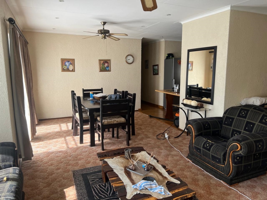 3 Bedroom Property for Sale in Geelhoutpark North West